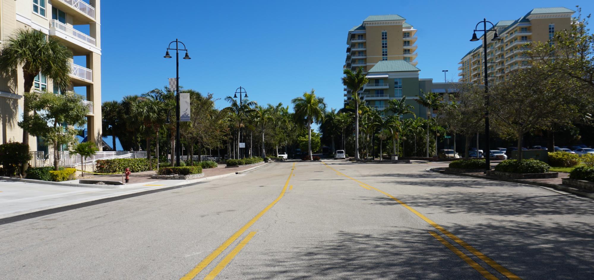 Street view looking east along Boynton Beach Boulevard